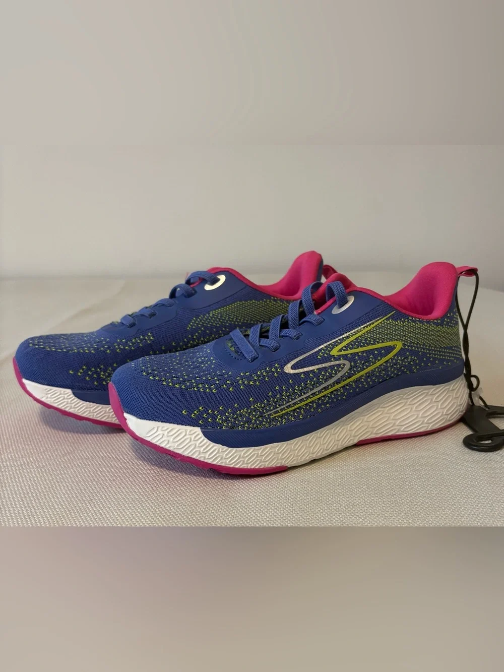 Girls Running Shoes - Picture 1 of 1